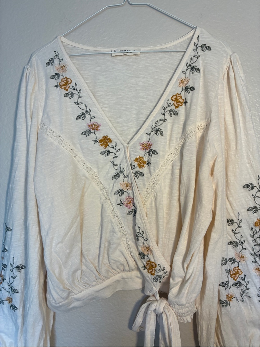 Lucky Brand 100% Cotton Cream Embroidered Floral Pink Orange Green Wrap Top Boho - Picture 6 of 9
